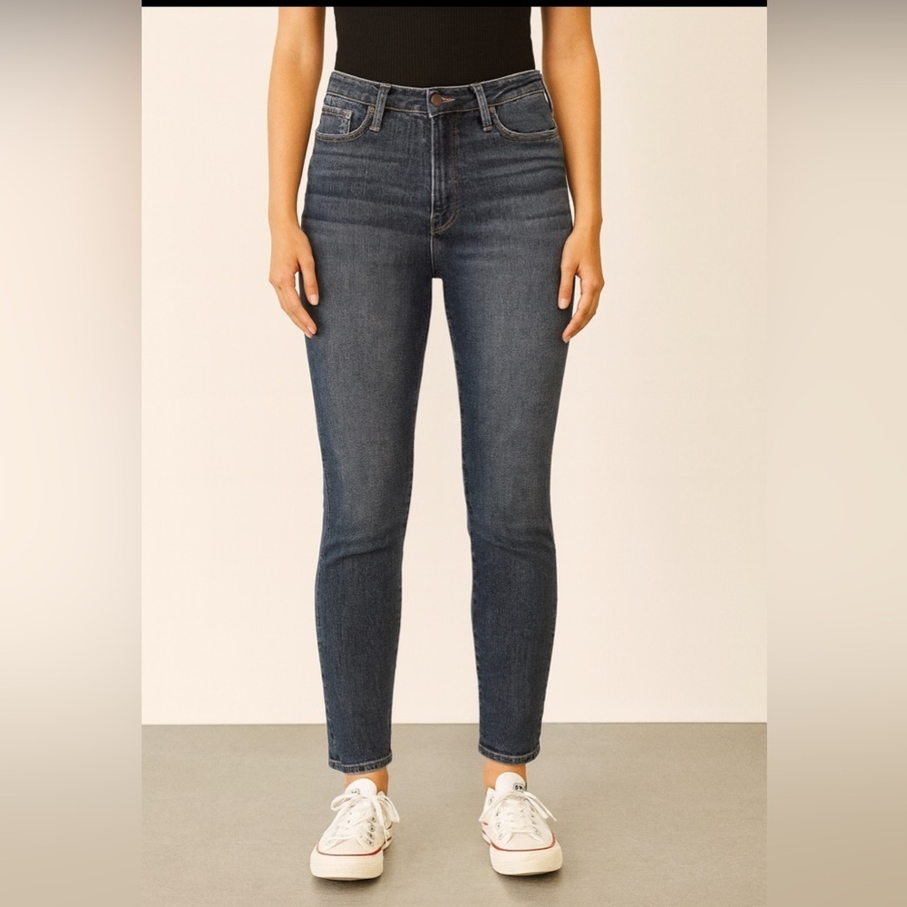Calvin Klein Womans Dark Blue Slouchy Skinny Jeans. Size-14